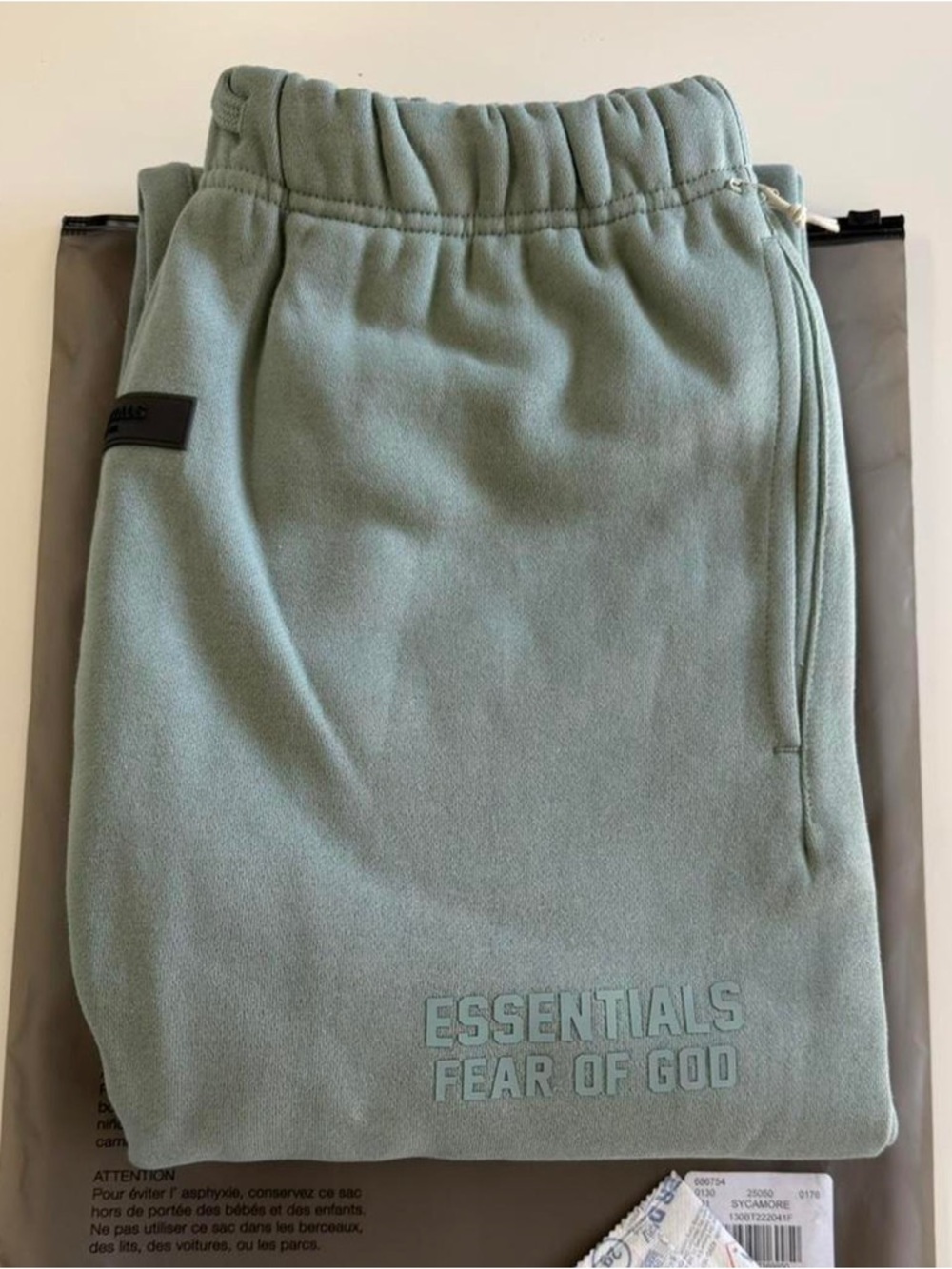 ESSENTIALS Fear of God  Sycamore Green Sweatpants - Picture 4 of 5
